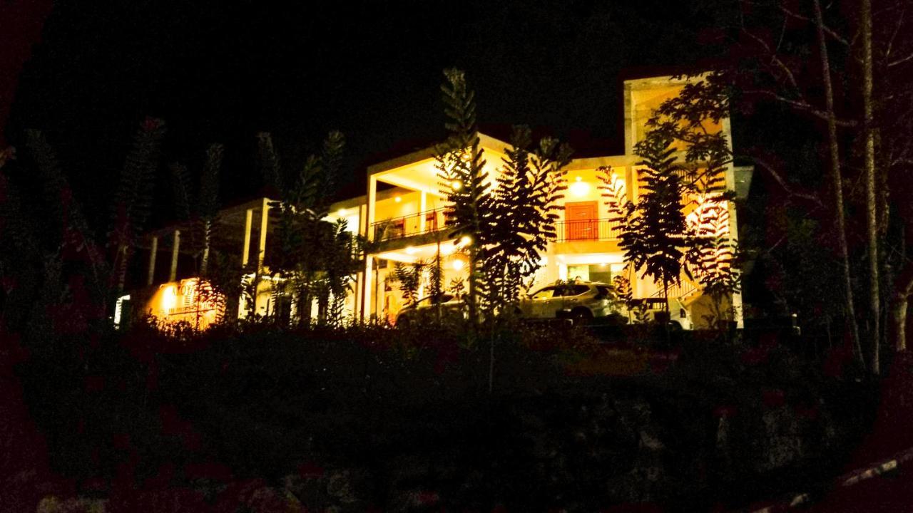 Akoya Pearl Hotel Ratnapura Exterior foto