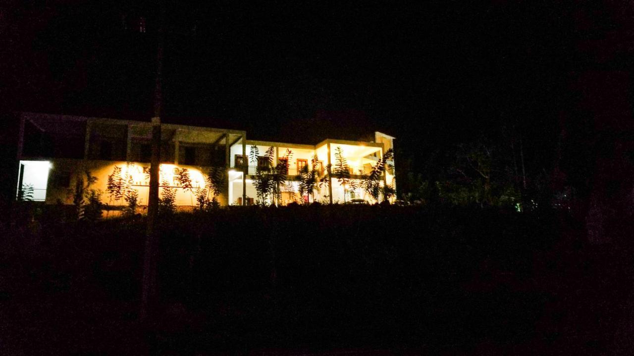 Akoya Pearl Hotel Ratnapura Exterior foto