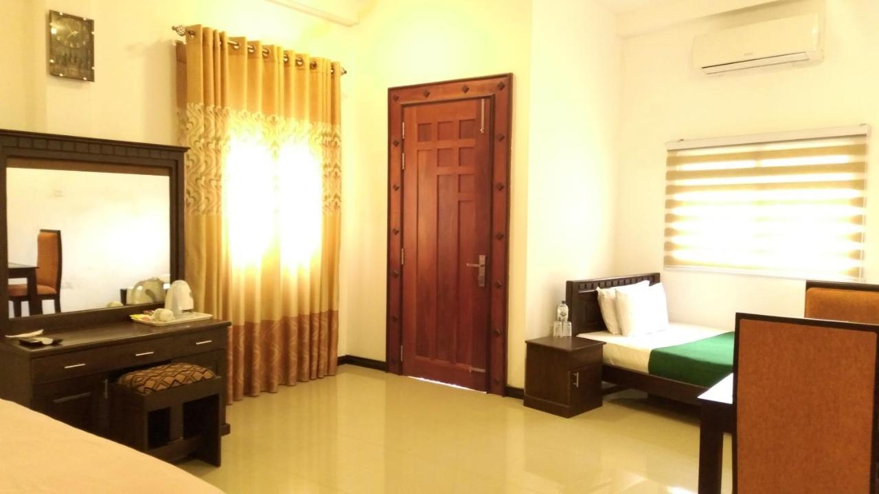 Akoya Pearl Hotel Ratnapura Exterior foto